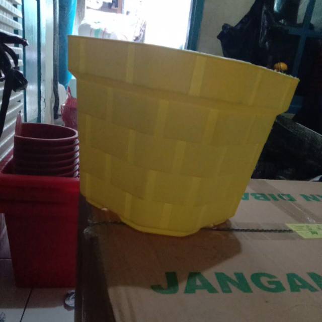 Pot bunga bata 21 kuning