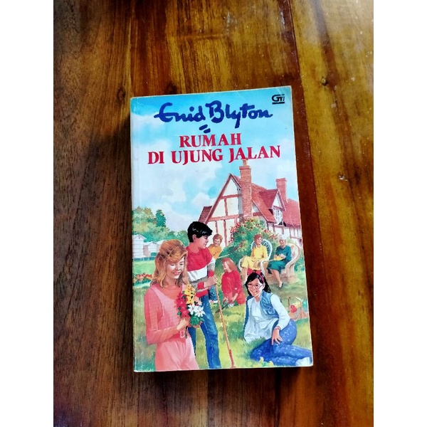 Rumah di ujung jalan enid blyton rumah diujung jalan