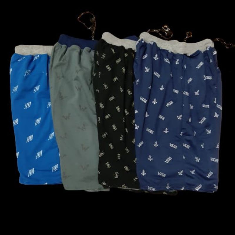 celana pendek pria  motif DDR fit L