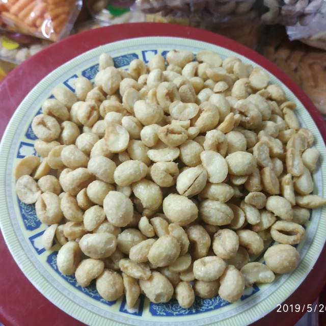 

Kacang Bogor Merk Cikijing per 100gr : Rasa Asin, gurih, renyah