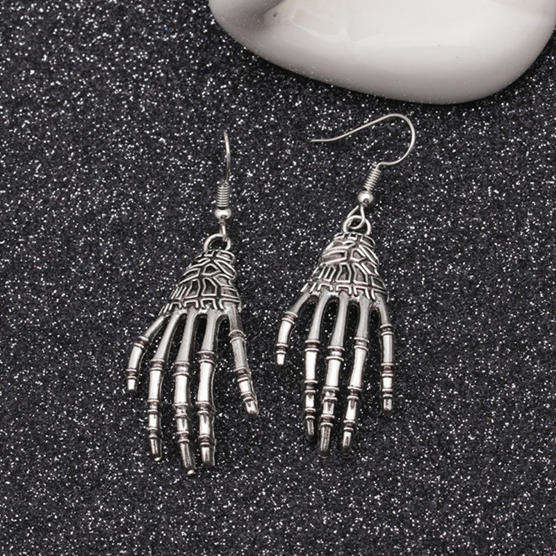 Vintage Punk Metal Earrings Skeleton Hands Spider Earrings Men Women Ear Jewelry