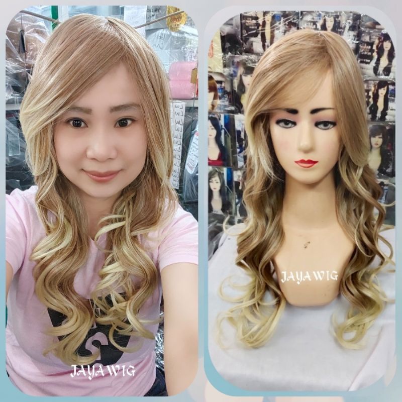 Wig Keriting Panjang Ombre Caramel Rambut Palsu gelombang Panjang 55cm