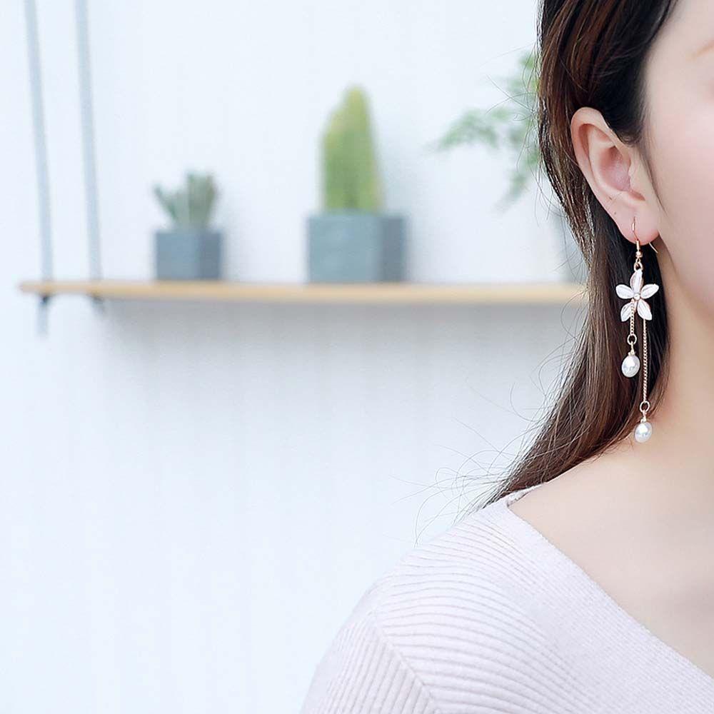 Needway Kait Anting Logam Aksesoris Sederhana Rumbai Simulasi Mutiara Lima Daun Drop Earrings