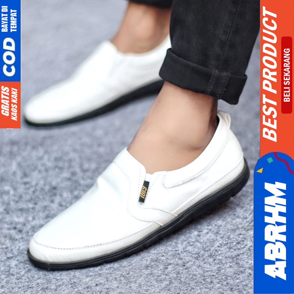 Sepatu Slip on Pria Santai Casual Formal Kulit Syntetic Kerja Kantor Kuliah Kondangan Hitam Keren Terbaru