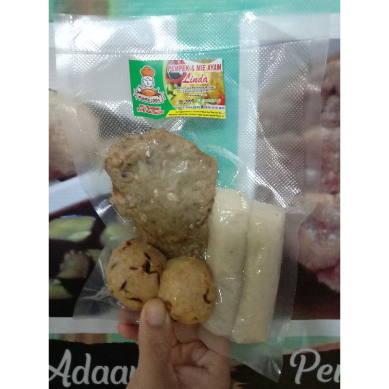 

Pempek frozen campur 6pcs+cuko(khasPalembang)