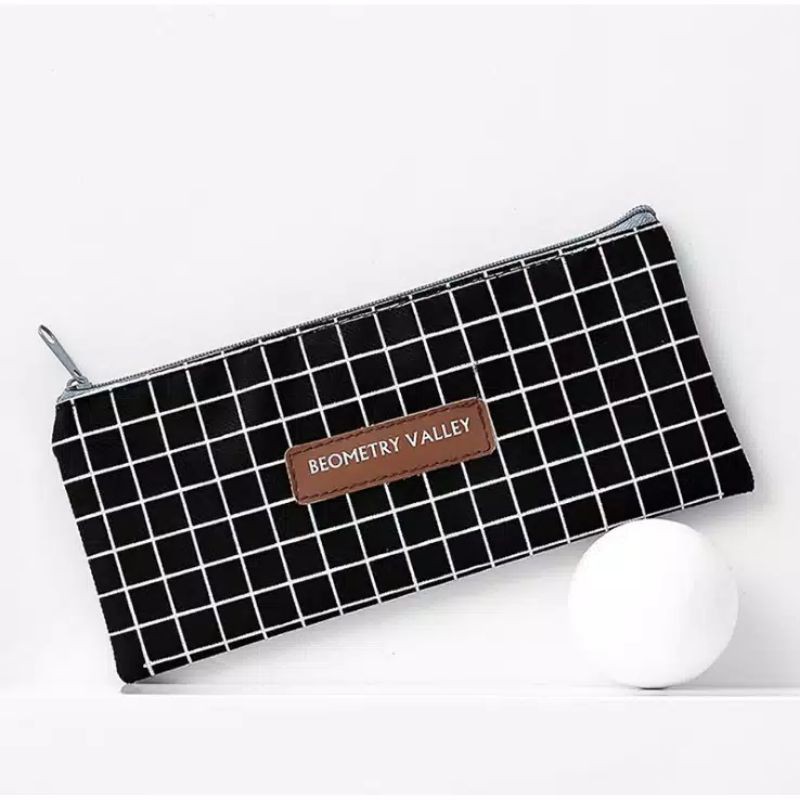 Tempat Pensil Geometry Valley Pencil Case Impor / Tempat Kosmetik / Tepak Pensil-Kotak Hitam
