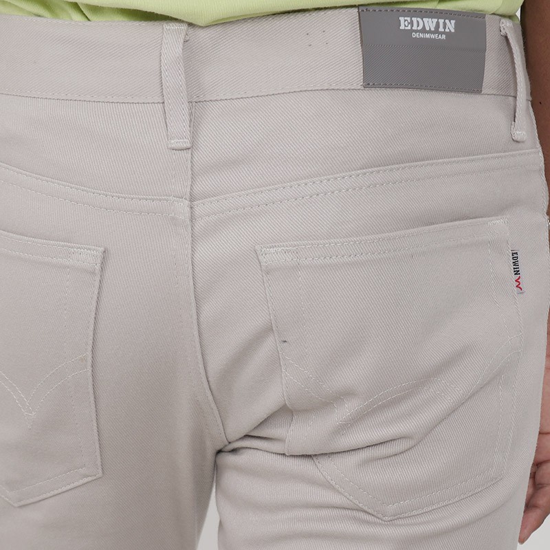 Edwin Celana Jeans Chinos Milan-018 Regular Fit Pria Panjang Light Grey