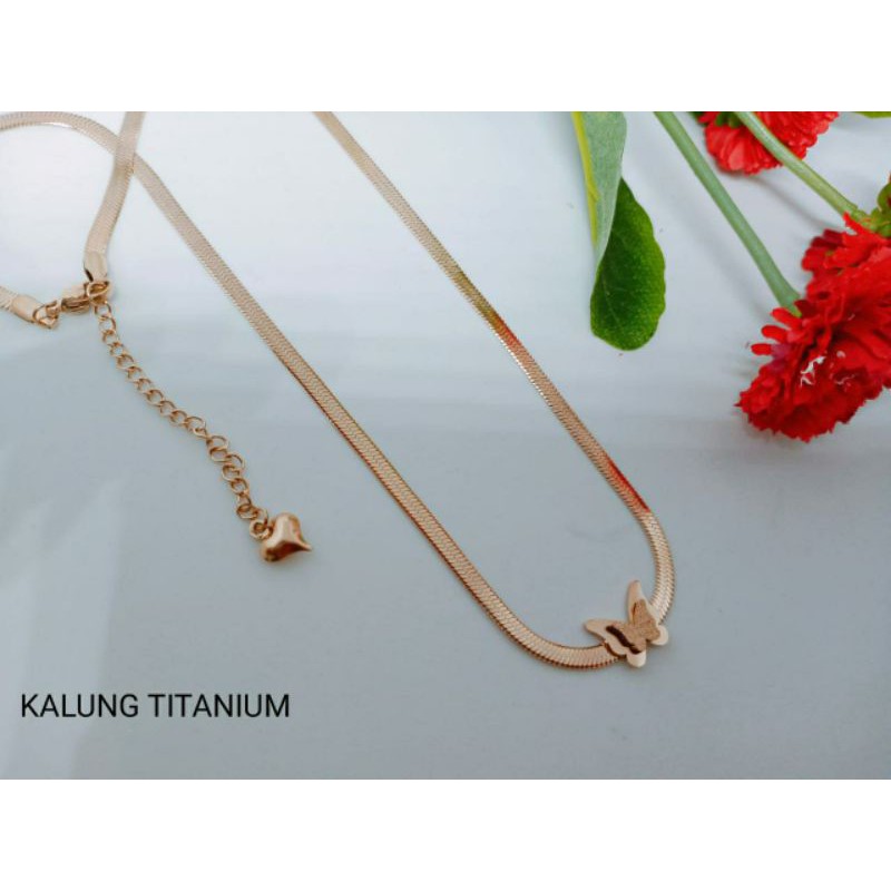 Fourfashion Kalung Titanium model belut kupu-kupu Rosegold