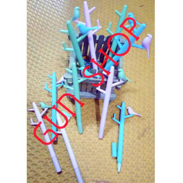 

Pen Karakter akar burung