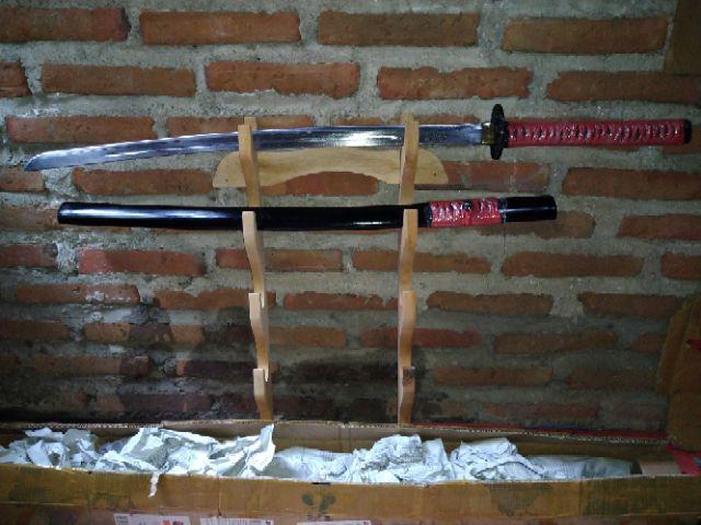 Rak Standing Dudukan Untuk Golok Katana Pisau Dll 5 Tahap Polos