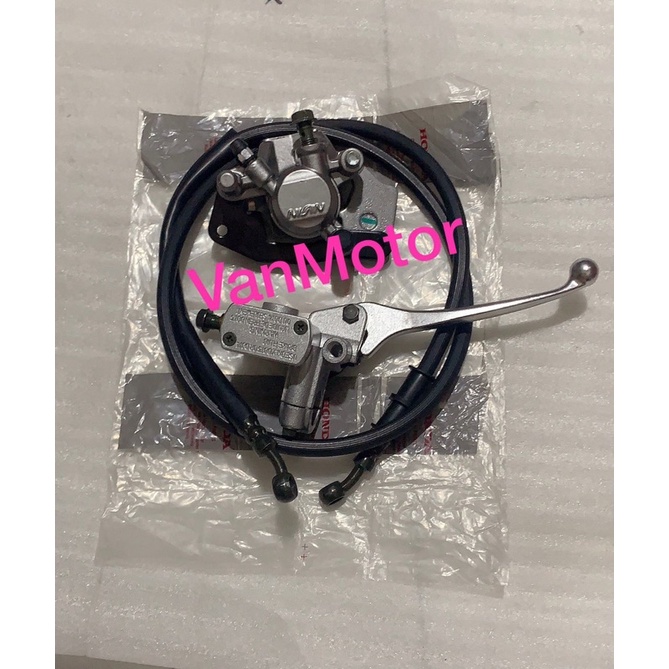 KALIPER CAKRAM DEPAN PALA BABI BEAT NEW Fi ESP STREET CBR TECHNO SET MASTER REM SELANG HONDA KVB ORI NISSIN  1pc kaliper 1pc master rem 1pc selang uk 130cm