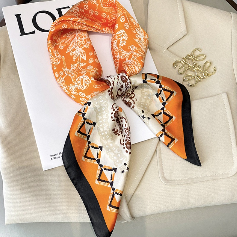 &quot;Cleo&quot; 70x70 cm, Scarf Leher, Scarf Tas, Bahan High Grade Silk Immitation
