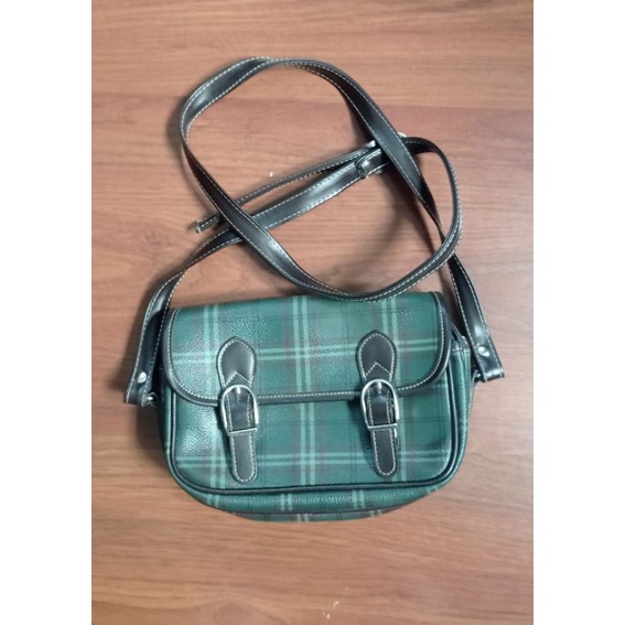 Tas beanpole lookalike