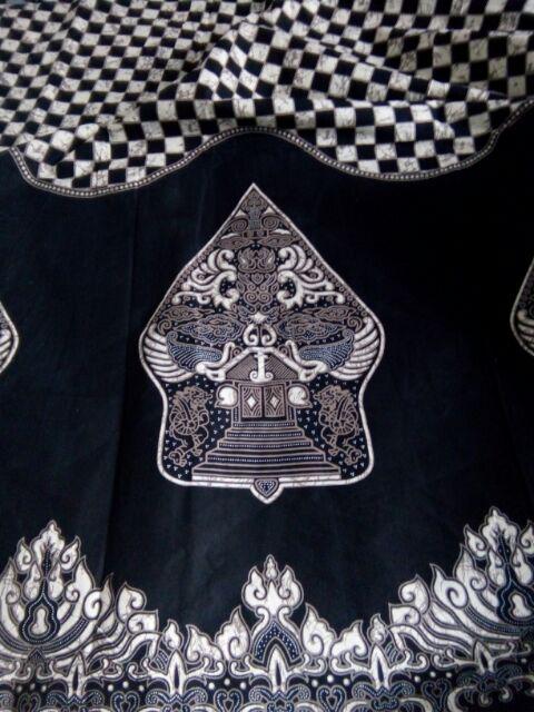 Kain Batik Solo (lawasan) Motif Gunungan Wayang Catur Warna Abu-abu Tua