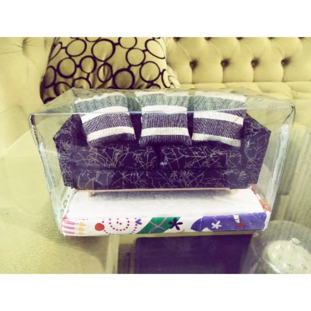 Sofa Miniatur boneka Barbie