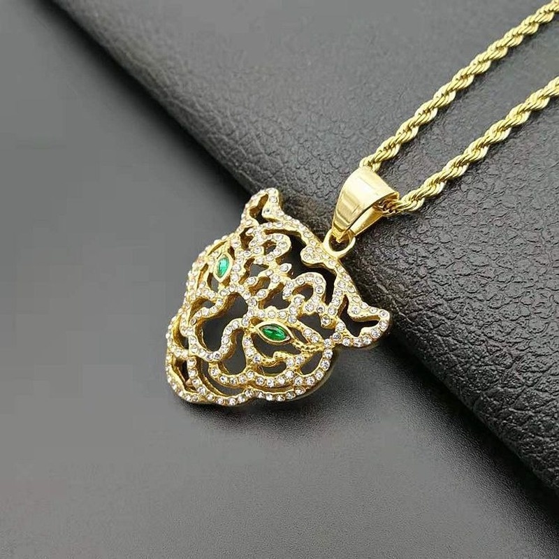 Kalung Titanium Steel Lapis Emas 18k Dengan Liontin Kepala Harimau Aksen Berlian Imitasi Untuk Pria