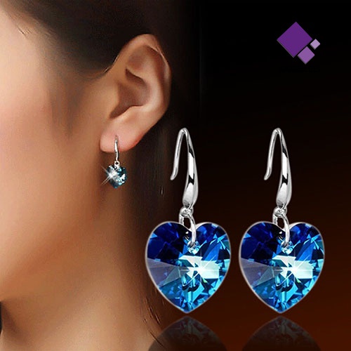 Anting Juntai Bentuk Hati Biru Bahan Alloy Aksen Berlian Imitasi Untuk Wanita