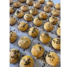 

low carb garlic cheese cookies