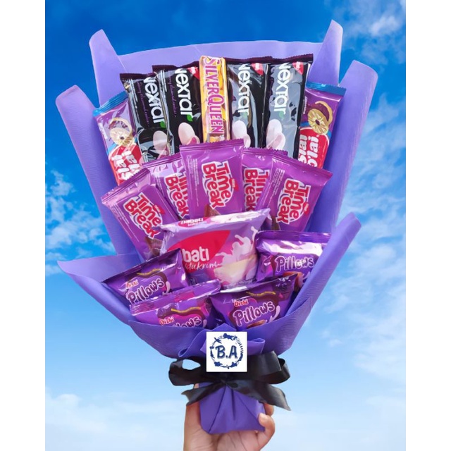 

(S) BUKET UNGU CANTIK TIME BREAK SILVERQUEEN/Anniversary/bingkisan Snack Ulang Tahun/Ultah/Wisuda