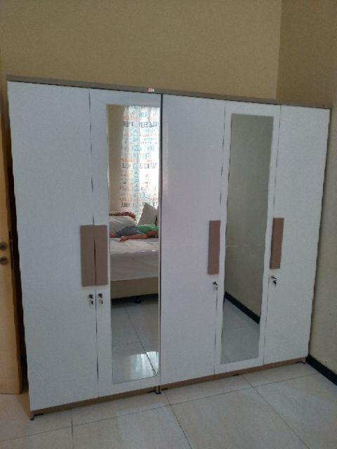 Lemari Pakaian 3 Pintu 307