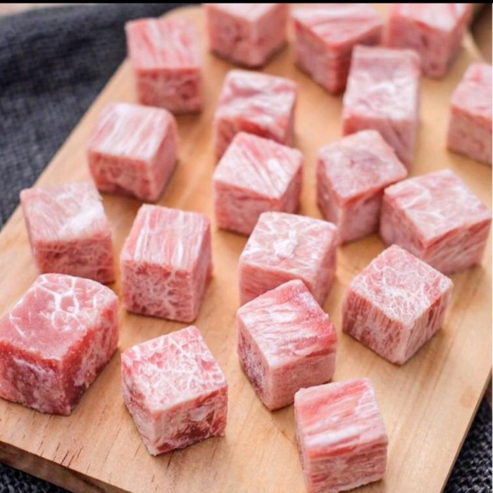 

WAGYU SAIKORO MELTIQUE BEEF CUBES DAGING SAPI KONRO 500gr