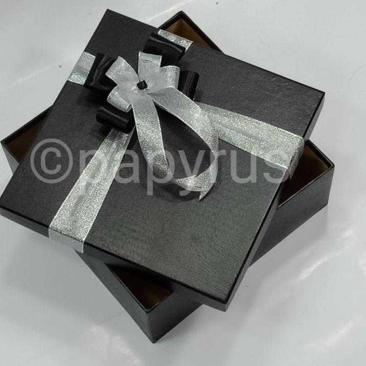 

Best - PAPYRUS 25x25 Tinggi 10cm Kotak Kado Gift Box Hadiah