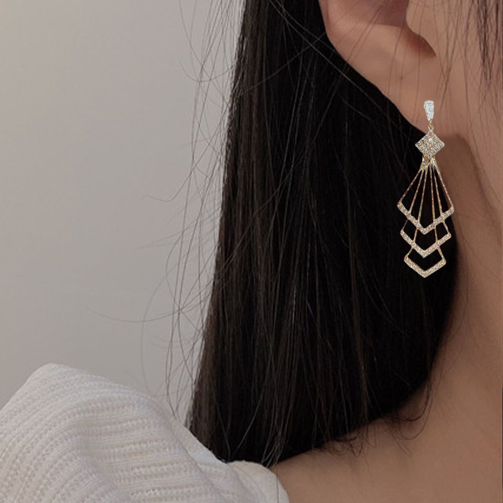 Hu Hu Hu Hu Hu Alat Bantu Pasang Kacamata♡ Anting Gantung Bentuk Belah Ketupat Tiga Lapis Aksen Berlian Imitasi Untuk Wanita