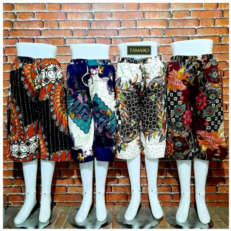 KULOT PENDEK BATIK BAHAN KATUN STREACH / KULOT PENDEK MOTIF BATIK DAN BUNGA