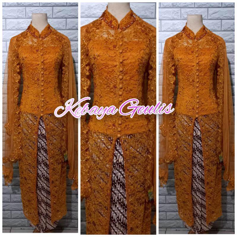 set kebaya pesta kebaya ibu besan kebaya ibu hajat warna gold kebaya sematakaki kebaya eksklusif +ro