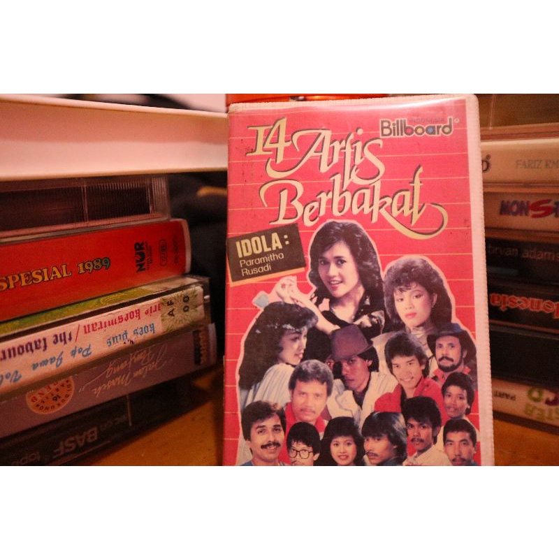 kaset 14 artis berbakat