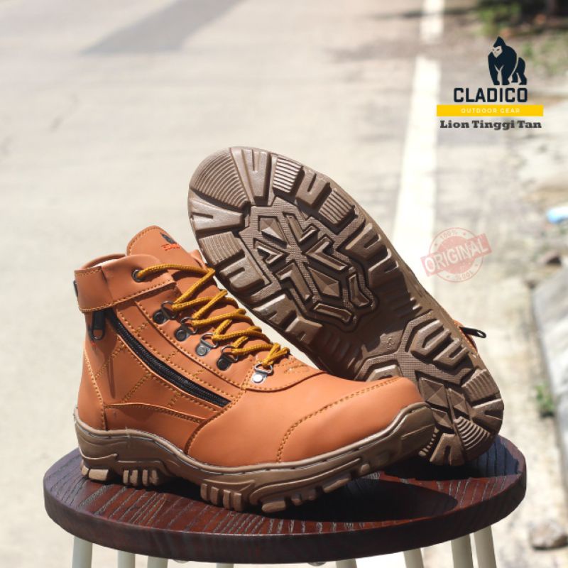 Sepatu Safety Pria Boots Kerja Proyek Gunung Hiking Safety Ujung Besi Cladico Lion High Big Size