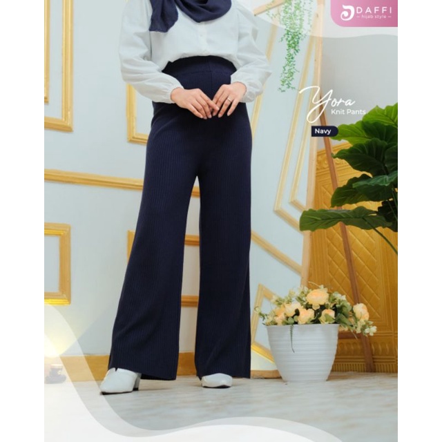 YORA KNIT PANTS Celana Kulot Rajut Kulot Daffi