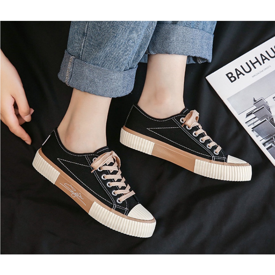 Sepatu Sneakers Canvas Wanita Impor SP08