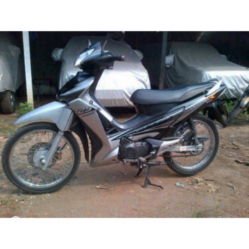 Bodi Halus Dan Striping Honda Supra X 125 Warna Abu Abu