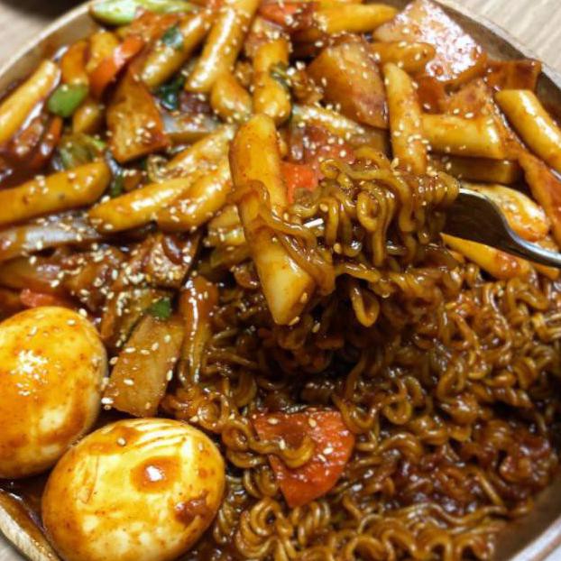 

{BISA COD} Jjajang Rabokki Small 3 porsi (Lengkap dengan bumbu & topping) OBRAL [Kode 1|Kode 2|Kode