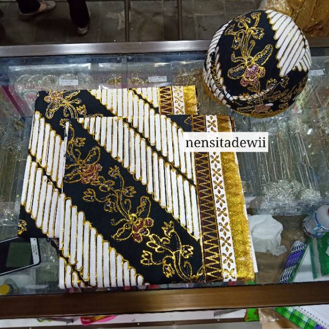 JARIK DAN BLANGKON PENGANTIN (JARIK 1 SET = ISI 2)