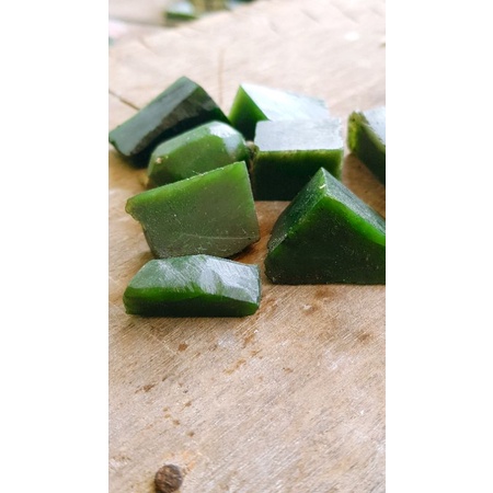 BATU CINCIN GIOK HIJAU TUA