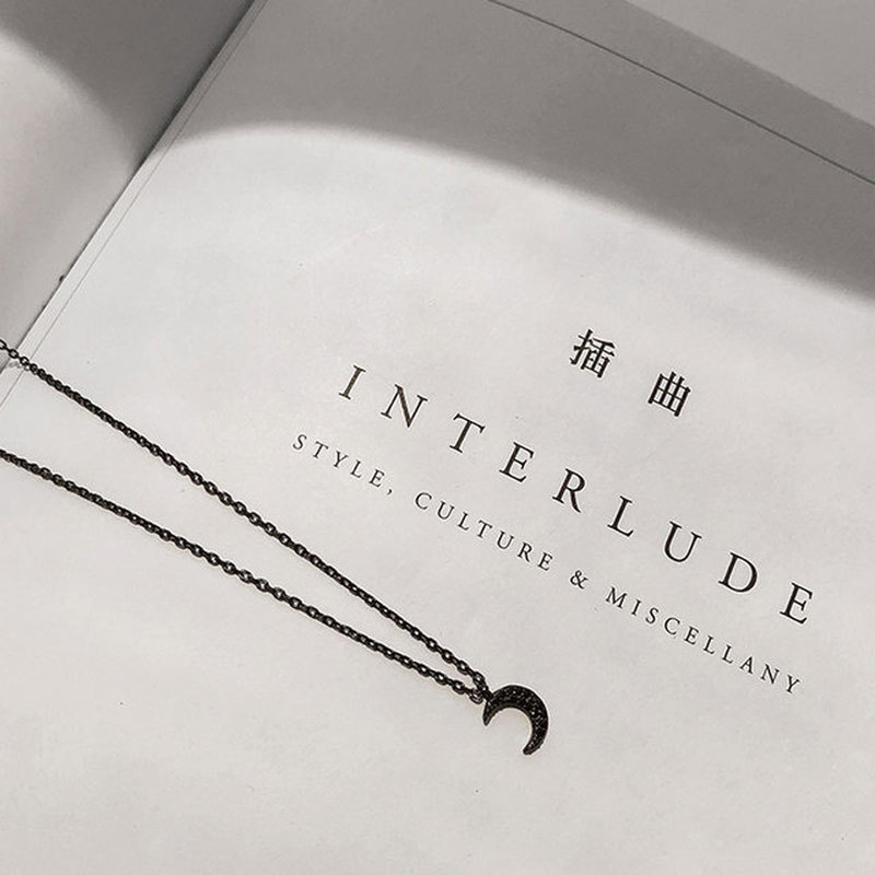 Kalung Desain Bulan Warna Hitam Aksen Berlian Gaya Korea Untuk Wanita