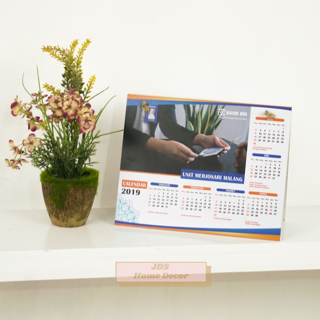 

Kalender Meja Tahun 2019 free desain request foto keluarga kantor