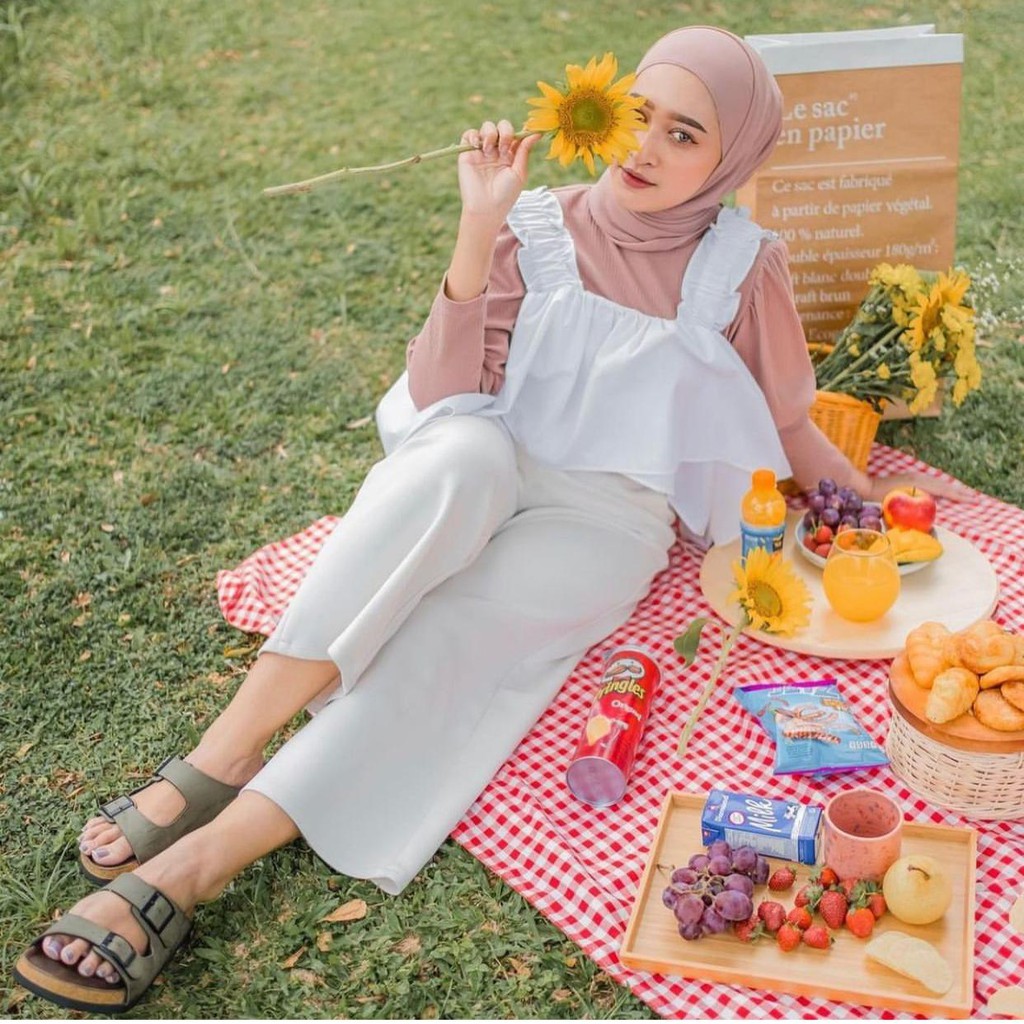 1KG MUAT 8PCS | CAMELIA TANKTOP PINGUIN OUTER OUTWEAR LAYER HITS OOTD SELEBGRAM FASHION GROSIR MURAH