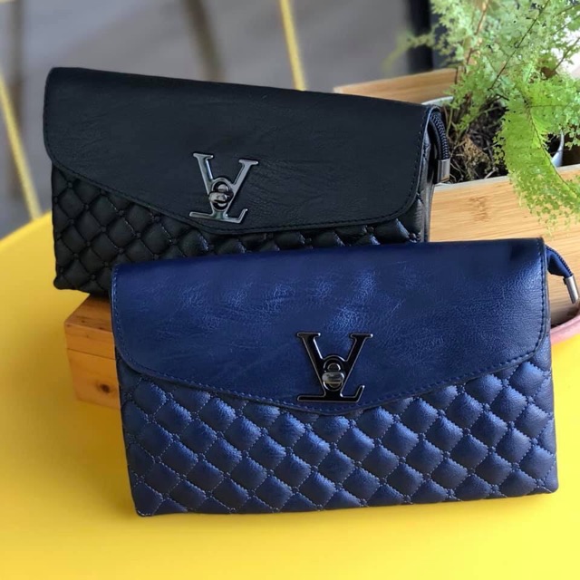 READY STOCK CORINNE CLUTCH