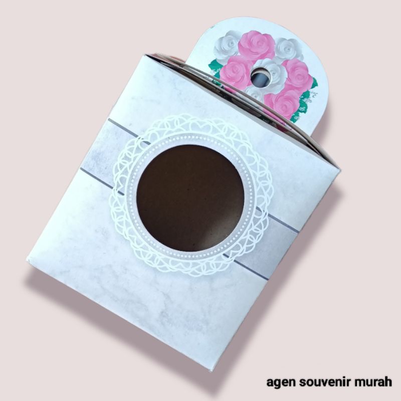 

BOX SOUVENIR,BOX KEMASAN,KOTAK SOUVENIR LUBANG BULAT 9X5X11