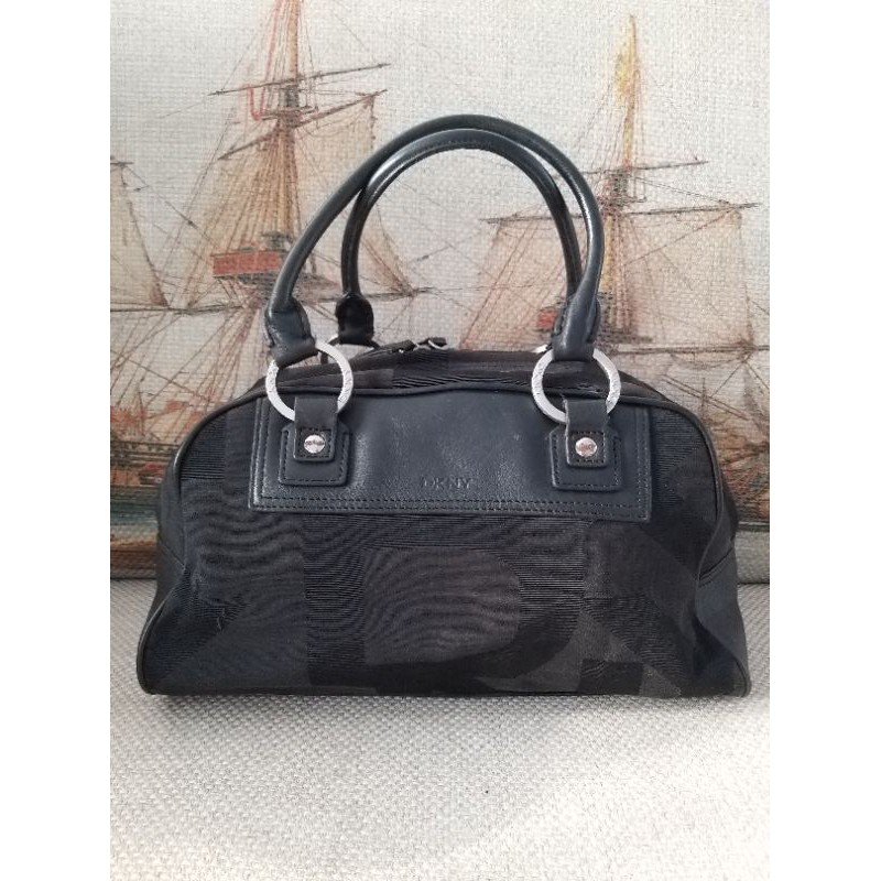 Sale DKNY tote bag preloved