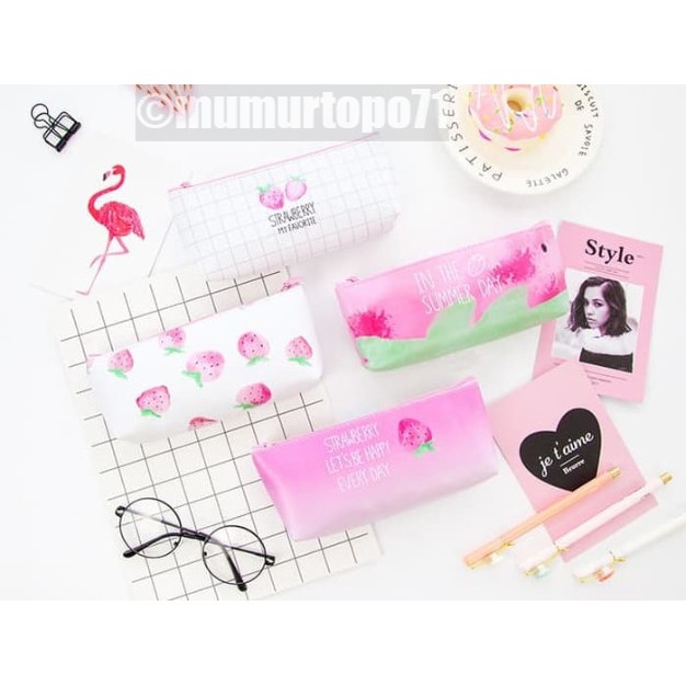 

TP003 Tempat Pensil Strawberry