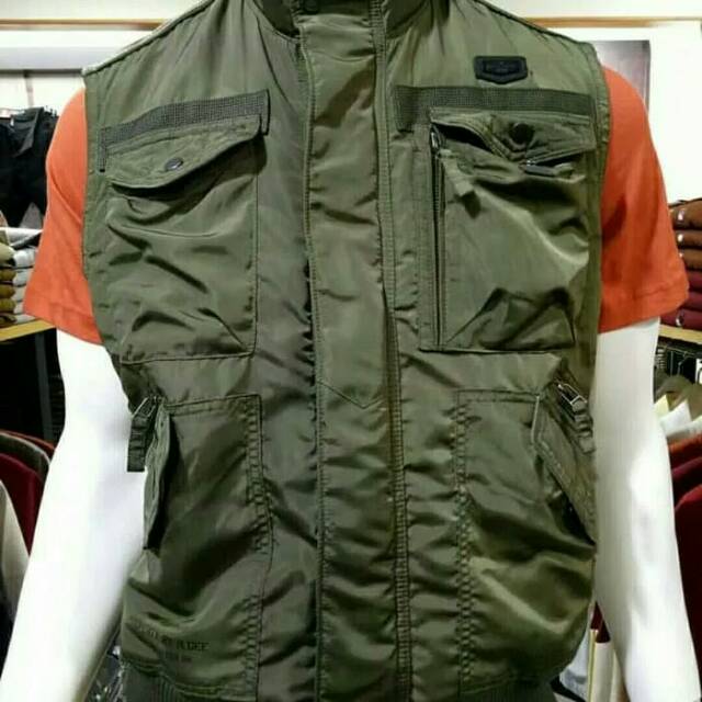 Rompi Mgee outdoor WalterC001