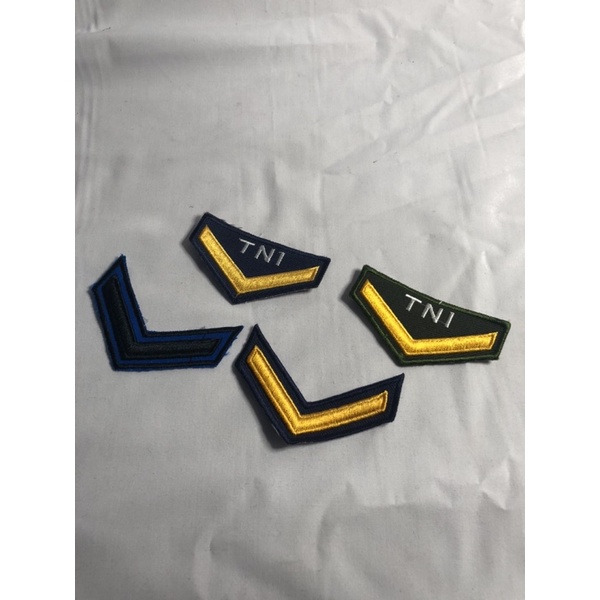 Bordiran pangkat serda TNI