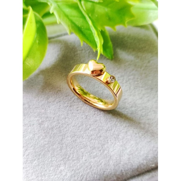 Cincin Fashion Titanium Warna Emas Wanita X11