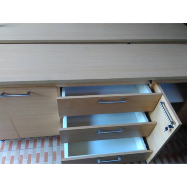 

Credenza murah bekas kantor