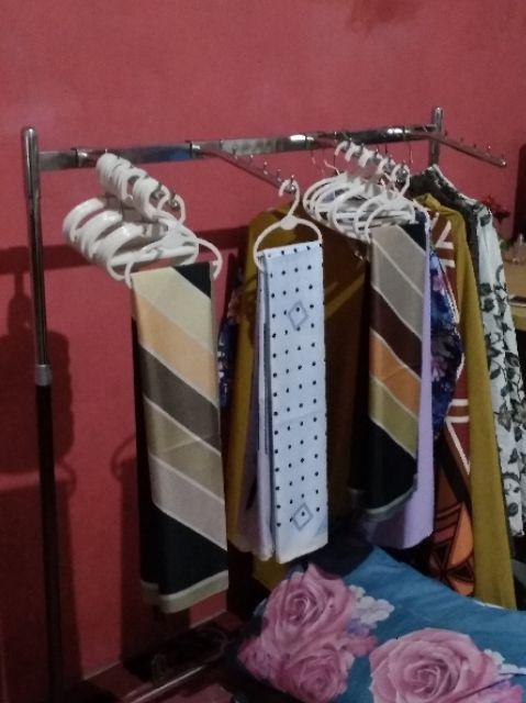 Gantungan Baju Model Gawangan Pipa Kotak