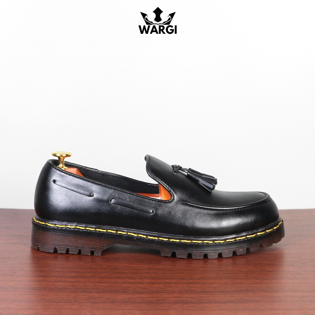 38-43 WARGI PONDACY - Sepatu Loafers Docmart Pria Hitam Sepatu Penny Formal Casual